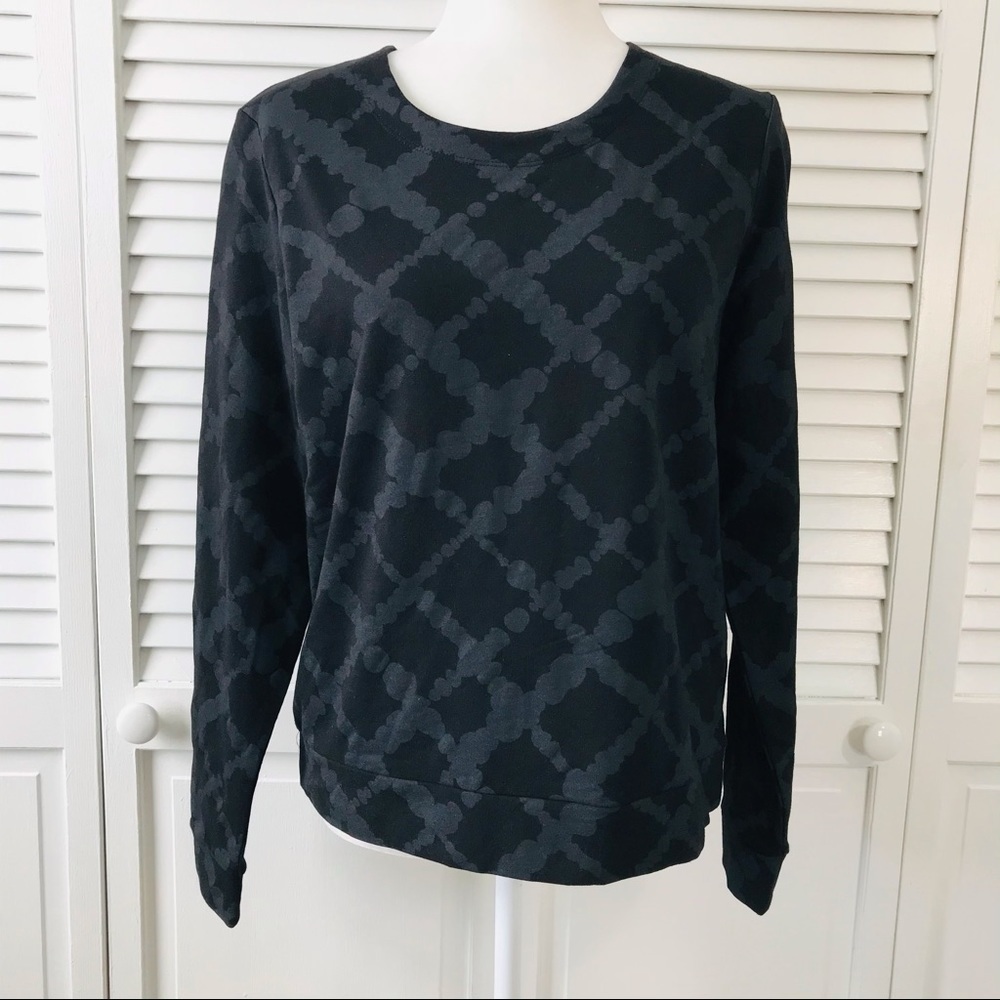 Price is firm HUE Sleepwear Long Sleeve Black Panel Sweatshirt Size Small